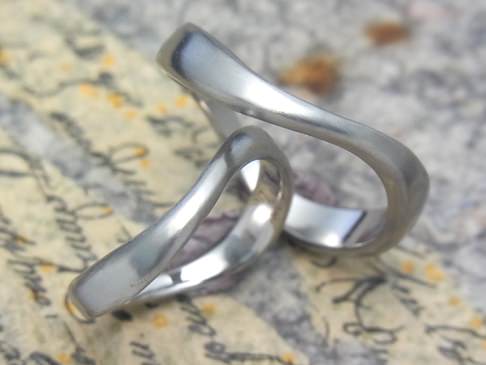 メビウスチタン結婚指輪