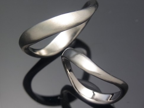 メビウス チタン 結婚指輪