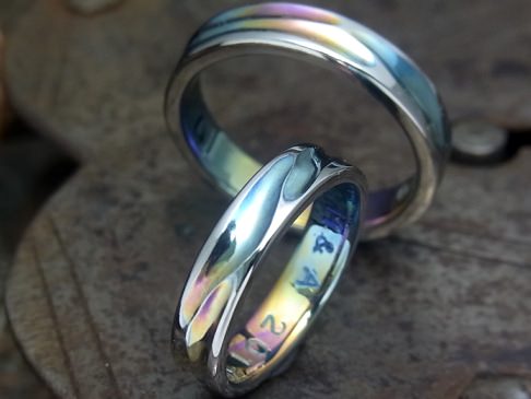 レインボーチタン結婚指輪